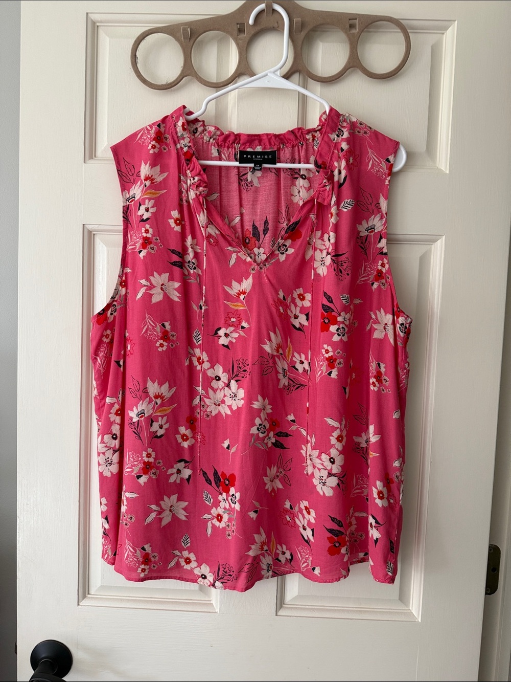 Premise Pink Floral V-Neck Sleeveless blouse